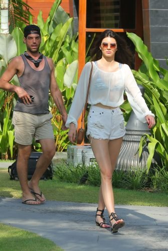 Kendall Jenner Feet Toes And Soles 40