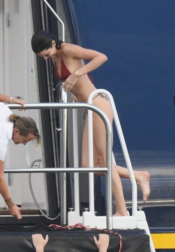 Kendall Jenner Feet Toes And Soles 833