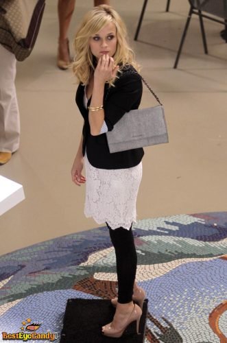 Reese Witherspoon Feet Toes And Soles 1073