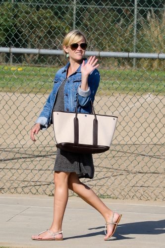 Reese Witherspoon Feet Toes And Soles 1175