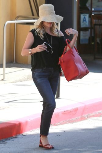 Reese Witherspoon Feet Toes And Soles 1729