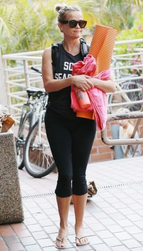 Reese Witherspoon Feet Toes And Soles 2575