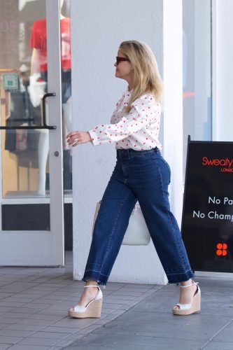 Reese Witherspoon Feet Toes And Soles 3284