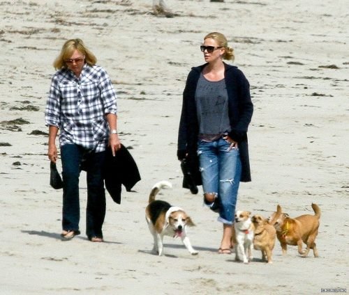 Charlize Theron Feet Toes And Soles 318