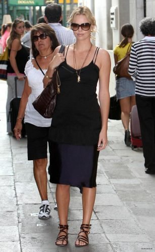 Charlize Theron Feet Toes And Soles 367