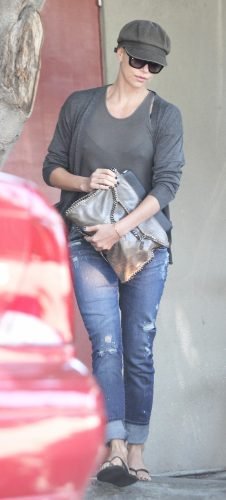 Charlize Theron Feet Toes And Soles 413