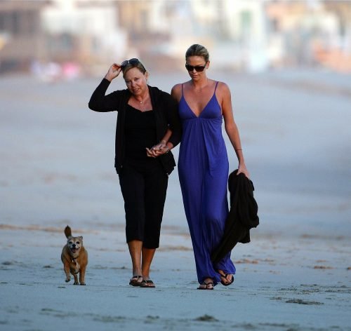 Charlize Theron Feet Toes And Soles 450