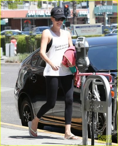 Charlize Theron Feet Toes And Soles 1592