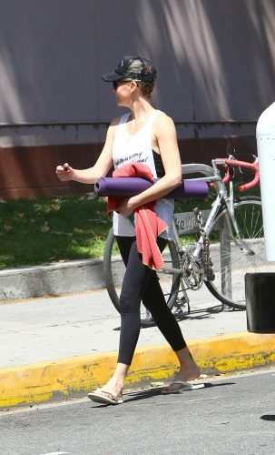 Charlize Theron Feet Toes And Soles 1603