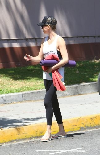 Charlize Theron Feet Toes And Soles 1606