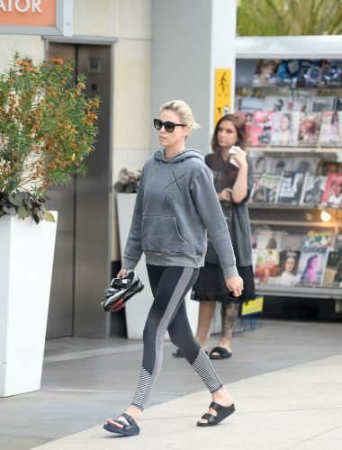 Charlize Theron Feet Toes And Soles 2038