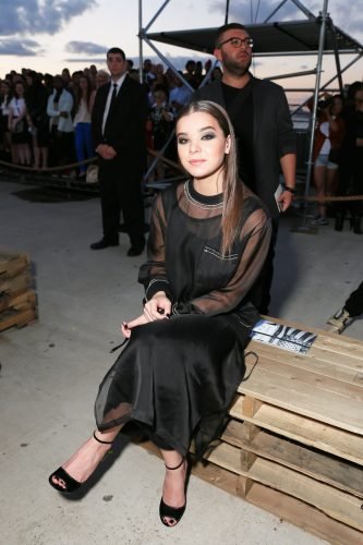 Hailee Steinfeld Feet Toes And Soles 164