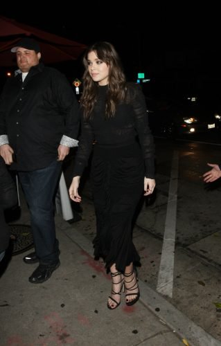 Hailee Steinfeld Feet Toes And Soles 214