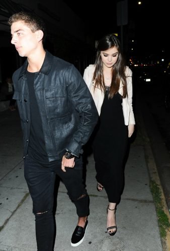 Hailee Steinfeld Feet Toes And Soles 270