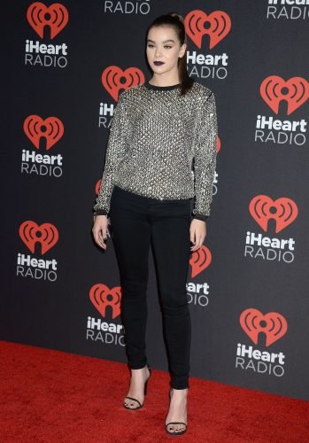 Hailee Steinfeld Feet Toes And Soles 404