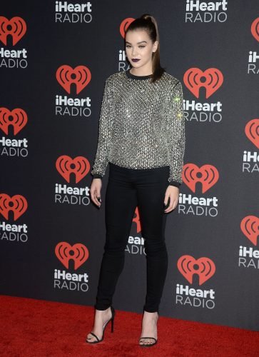 Hailee Steinfeld Feet Toes And Soles 405