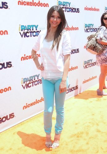 Victoria Justice Feet Toes And Soles 7