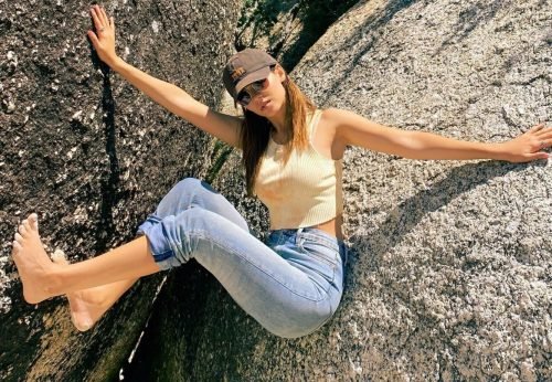 Victoria Justice Feet Toes And Soles 20