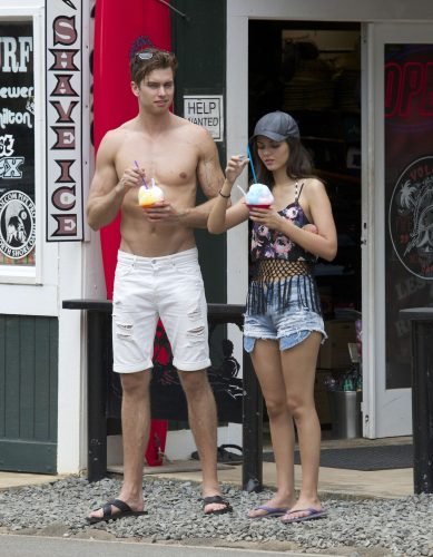 Victoria Justice Feet Toes And Soles 186