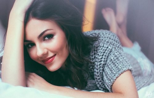 Victoria Justice Feet Toes And Soles 332