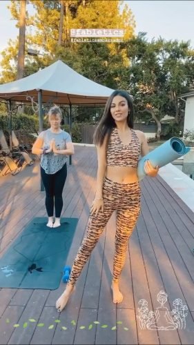 Victoria Justice Feet Toes And Soles 411