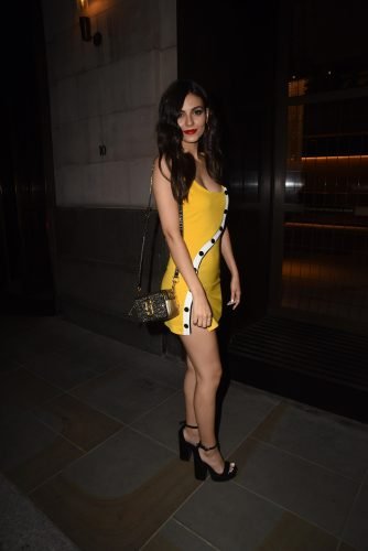 Victoria Justice Feet Toes And Soles 785