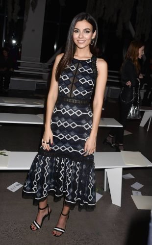 Victoria Justice Feet Toes And Soles 1269