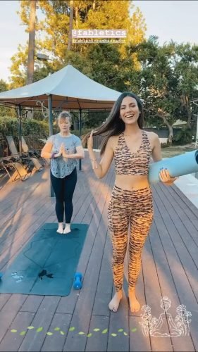 Victoria Justice Feet Toes And Soles 1326