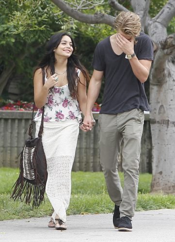 Vanessa Hudgens Feet Toes And Soles 90