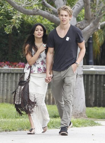 Vanessa Hudgens Feet Toes And Soles 206