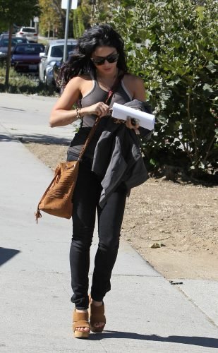 Vanessa Hudgens Feet Toes And Soles 263