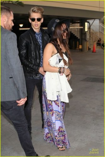 Vanessa Hudgens Feet Toes And Soles 479