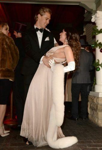 Vanessa Hudgens Feet Toes And Soles 543