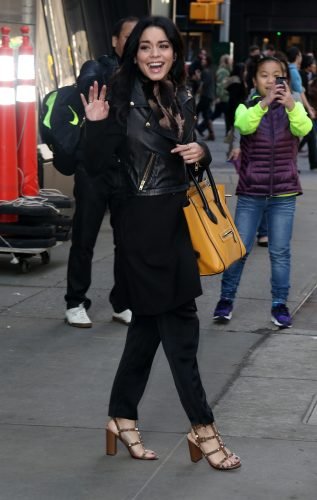 Vanessa Hudgens Feet Toes And Soles 551