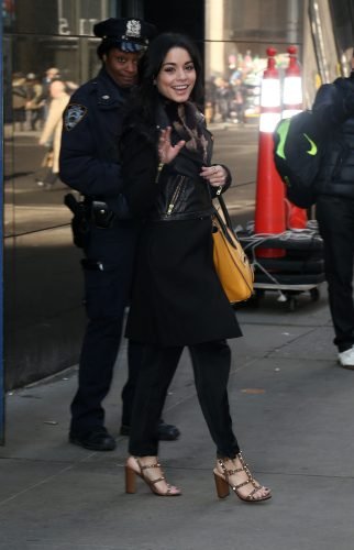 Vanessa Hudgens Feet Toes And Soles 586