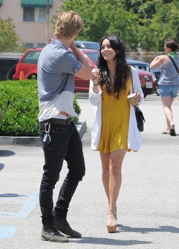 Vanessa Hudgens Feet Toes And Soles 651