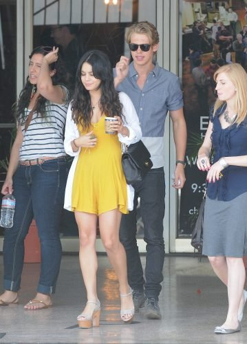 Vanessa Hudgens Feet Toes And Soles 824
