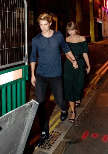 Taylor Swift Feet Toes And Soles 202