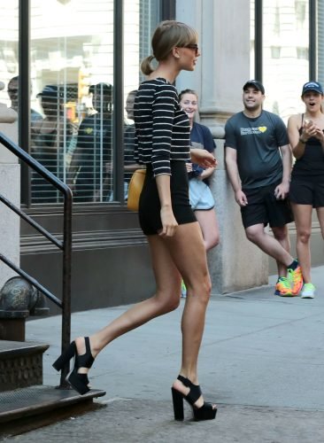 Taylor Swift Feet Toes And Soles 635