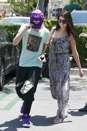 Selena Gomez Feet Toes And Soles 27
