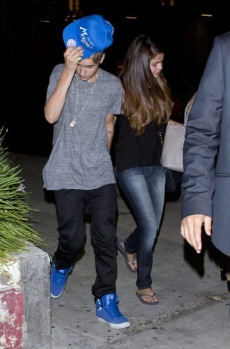 Selena Gomez Feet Toes And Soles 225