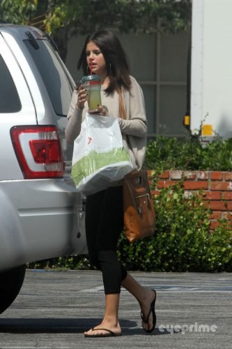 Selena Gomez Feet Toes And Soles 323