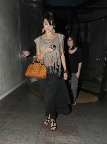 Selena Gomez Feet Toes And Soles 907