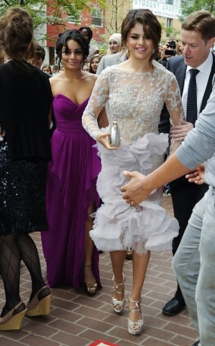 Selena Gomez Feet Toes And Soles 924