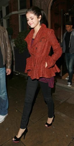 Selena Gomez Feet Toes And Soles 1150