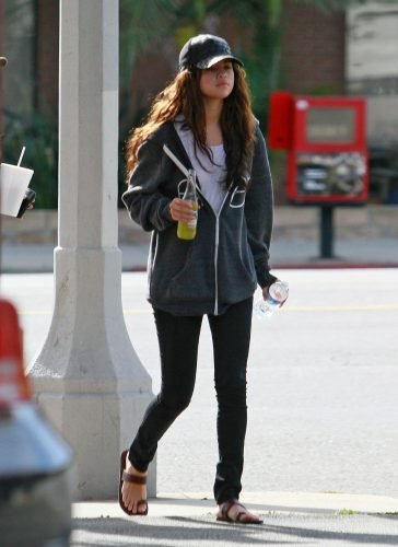 Selena Gomez Feet Toes And Soles 1152