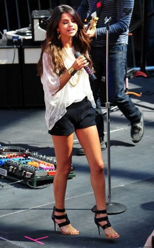 Selena Gomez Feet Toes And Soles 1676