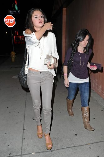 Selena Gomez Feet Toes And Soles 1889