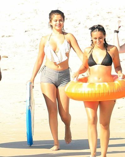 Selena Gomez Feet Toes And Soles 1965