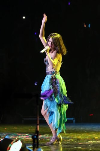 Selena Gomez Feet Toes And Soles 1971